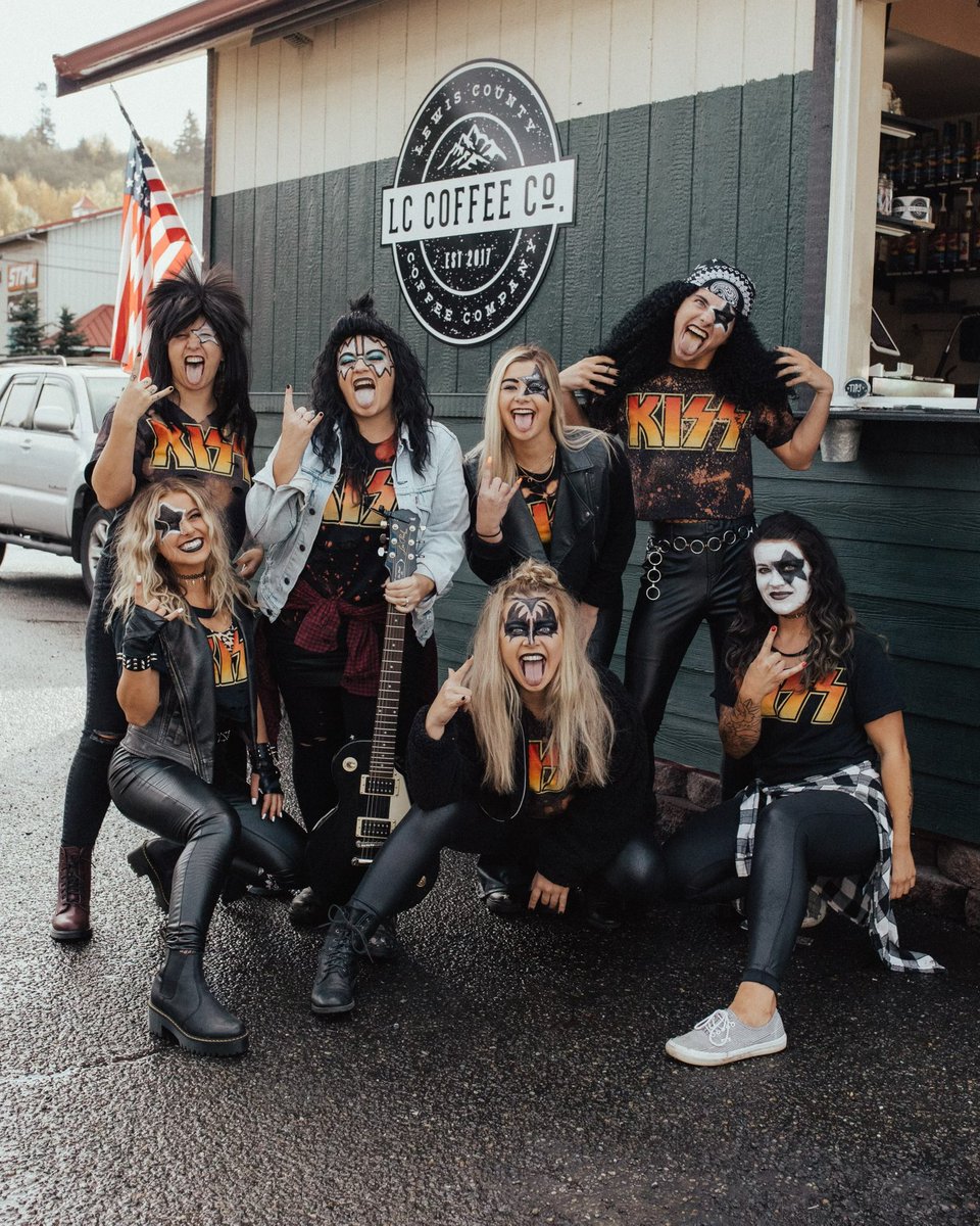 bailee_2223's tweet photo. @kiss when your coffee stands have a contest Between each other, you show up to work as @genesimmons and rock it 🤘🏼👅😉 https://t.co/oQCIu1I90L