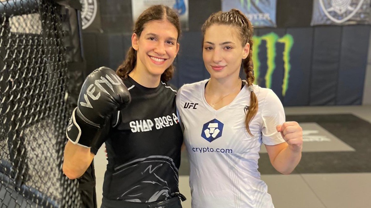 iHeartGeorgius1's tweet photo. Good to see Liana Jojua with the legend herself Roxanne Modafferi 🙌🏼

📸 Liana Jojua

#UFC #MMA #LianaJojua #RoxanneModafferi https://t.co/pKFNk6mDAX