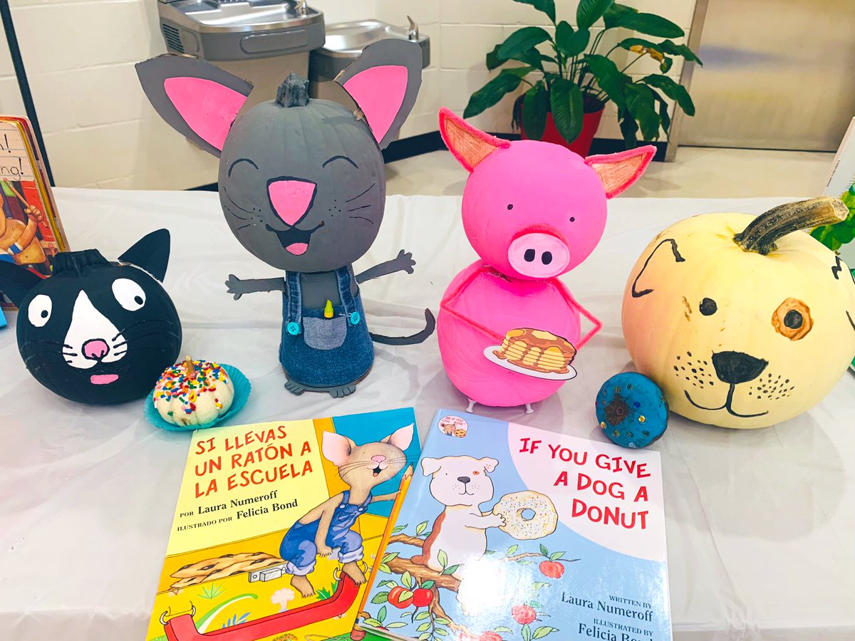 SarahCEdge's tweet photo. 🎉🎃🏆 Congratulations to the first grade team for being this year’s @MonaviewES  Literacy Pumpkin Winner! #MonaviewMoments 🏆🎃🎉 https://t.co/Cz543jXNim