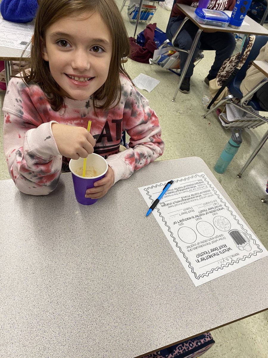PeeblesCandice's tweet photo. What’s the matter in root beer floats? #solids #liquids #gases #Halloweenfun  @heatherbounds https://t.co/zIbjoiOR6g