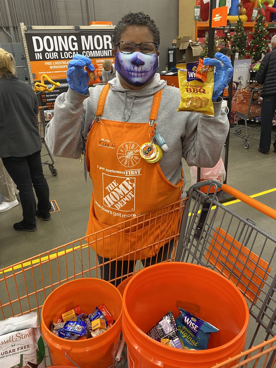 Ramona Sypniewski ⚓️ (@ramonaasds) on Twitter photo Some HALLOWEEN FUN!!!! 🕷 Spider Web candy lady? 🤣🕸 🐻 Michael 😱 Excited for tomorrow’s costumes 🤩 Some HALLOWEEN FUN!!!! 🕷 Spider Web candy lady? 🤣🕸 🐻 Michael 😱 Excited for tomorrow’s costumes 🤩