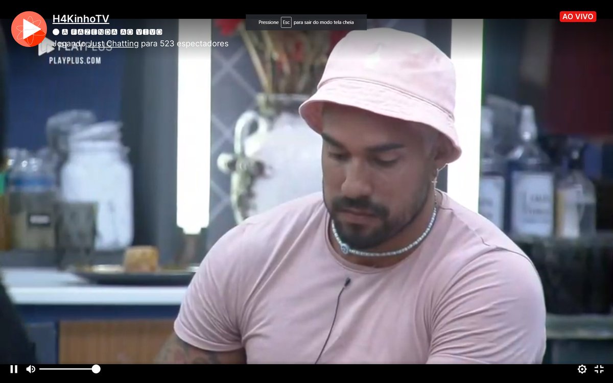 ZAMENZA's tweet photo. "Vc gosta de midia." (Bil)
"Vc nao gosta de midia e ta fazendo o que então????" (Bil)
"Vivemos dez anos de midia, amor." (Dynho)
"DEZ ANOS? TE CONHECI AGORA. FAMOSA É A MIRELLA." (Rico)

hahahahahhahaha #Afazenda https://t.co/reAU7jaHbA