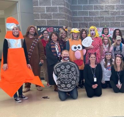 CanyonRidgeMPS's tweet photo. CRI - Kids &amp; staff had a blast celebrating Red Ribbon Week! Best kids, families, and staff anywhere! https://t.co/KurnfVyPLQ