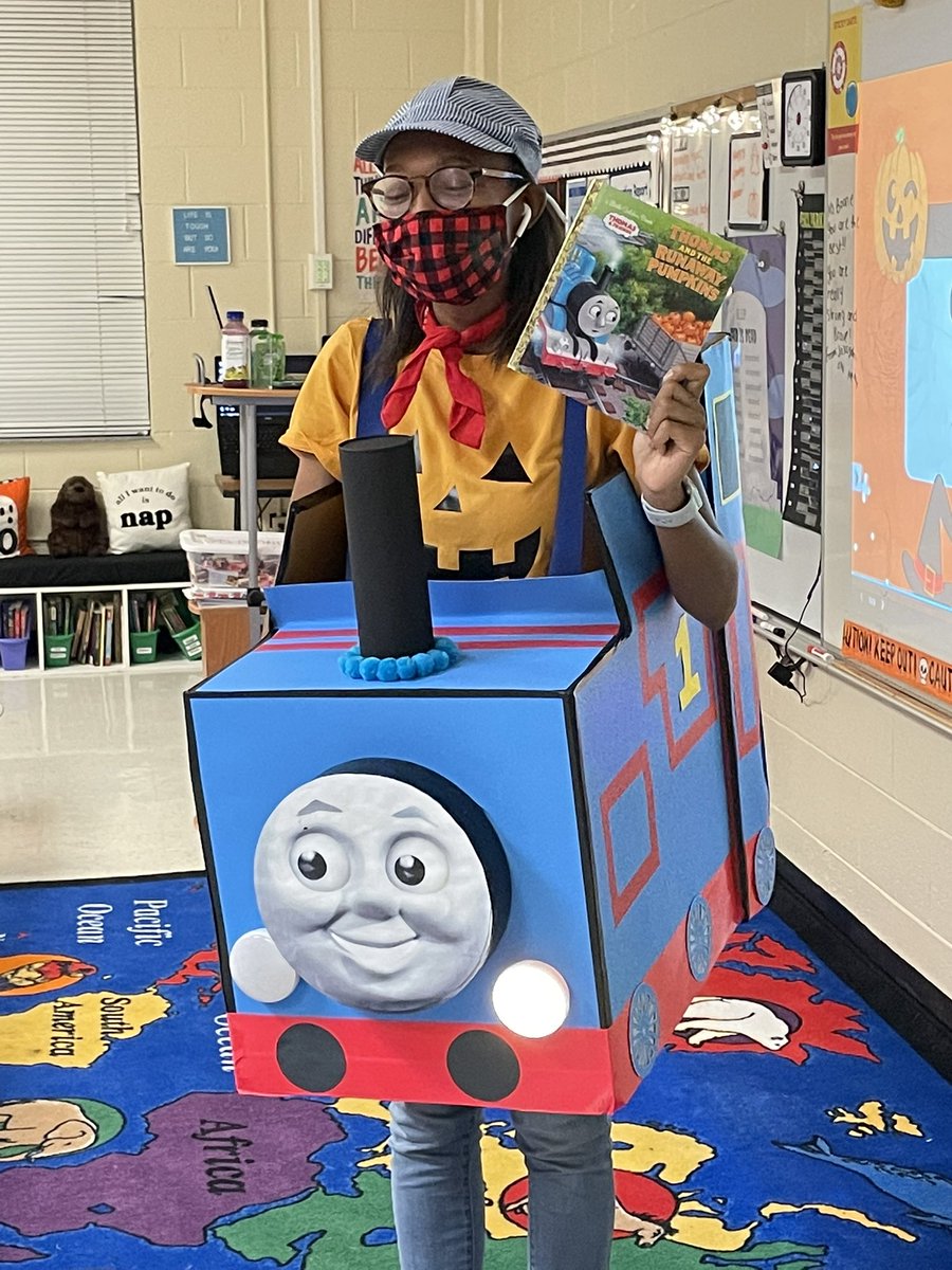 DrAShowers's tweet photo. We had so much fun dressing as book characters today @SeabornLeeES! @FergusonSTEM @VanessaBooneKSU @MagicalMrsFerg @Dirtcheapteach https://t.co/Oi72S6cap6