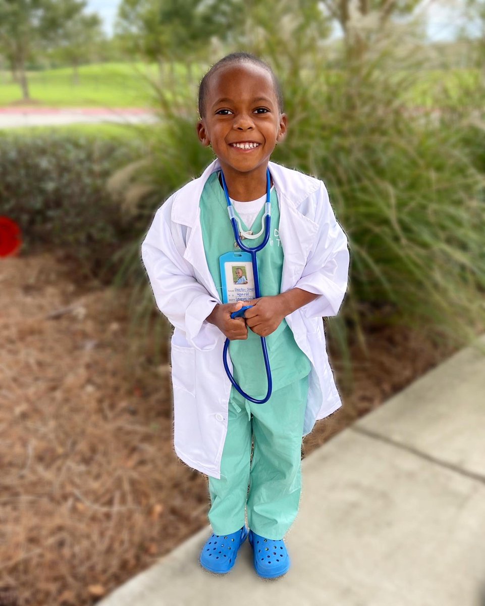 CoachOnTheGeaux's tweet photo. Braxton: Mommy I want to be a Doctor when I grow up
Me: & you will be!
*Paging Dr. Jones
#DressUpDay2021 #Doctor #FutureDoctor #DoctorInTraining #ZELC #BlackBoyJoy #BlackExcellence #BlackDoctors #halloween2021 https://t.co/uuZZifMR4I
