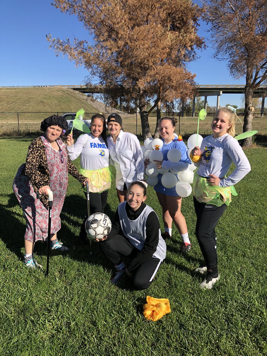 BethanyWSOC's tweet photo. We love a good Halloween practice! Which group is your fav?? https://t.co/tK8D9s4dCm