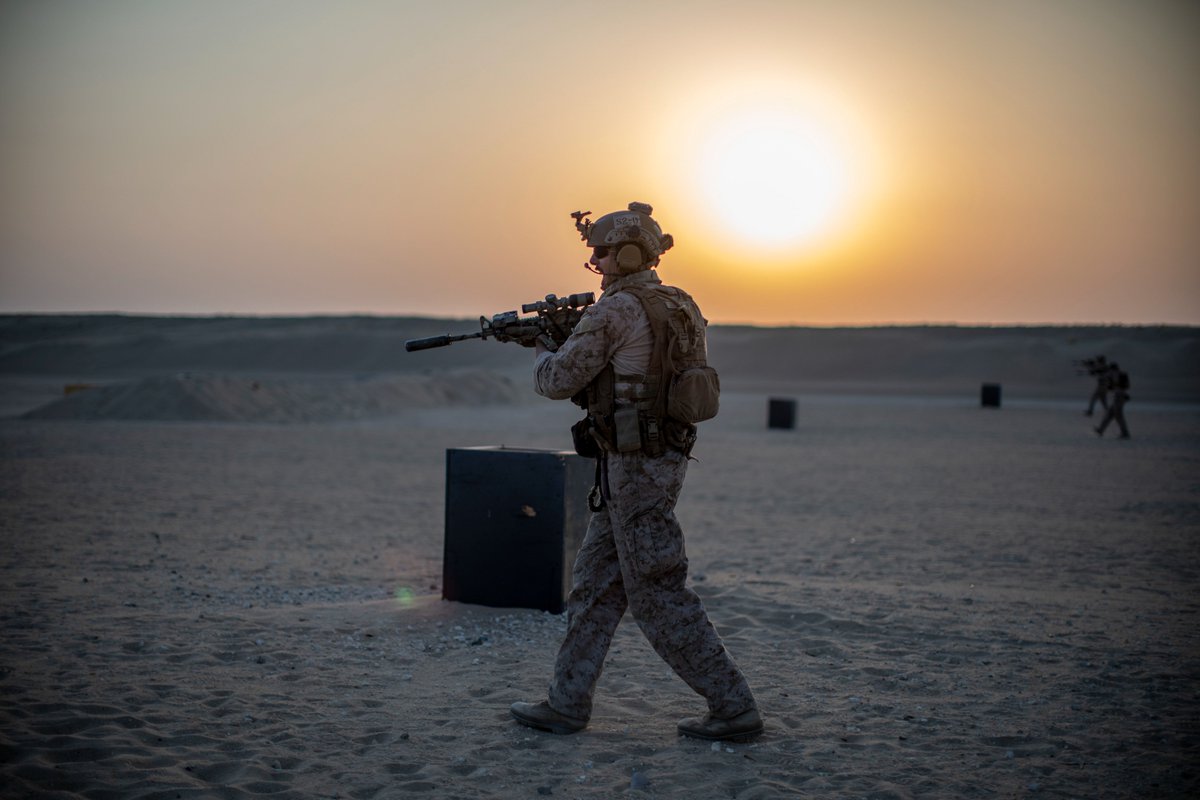 11thmeu's tweet photo. 🥵

Recon #Marines with the All Domain Reconnaissance Detachment, @11thMEU, lay down HEAT during a live-fire and maneuver range at the Northern Range Complex, #Kuwait, Oct. 13.

Swift. Silent. Deadly. #USMC #AlwaysReady

@USMC @USMarineCorps @CENTCOM @US5thFleet @1stMEF https://t.co/bH4TFjgyw2