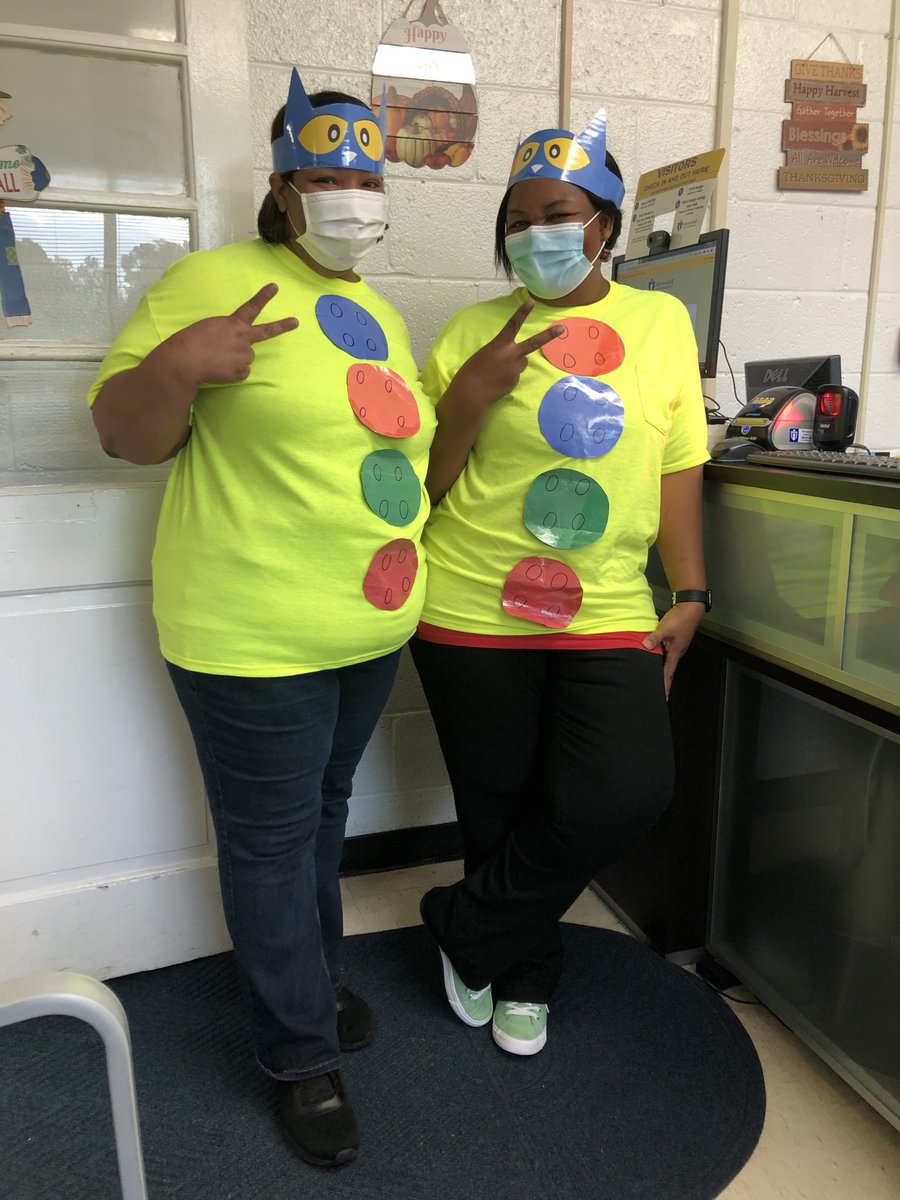 LBYBullDogs's tweet photo. Today was  an exciting celebration of our favorite book characters! Many kids want to dress up at the end of October, but we believe in inclusive events. What better way to allow everyone to participate than to celebrate literacy while meeting curriculum objectives! #theyanceyway https://t.co/rUAQHUFByf