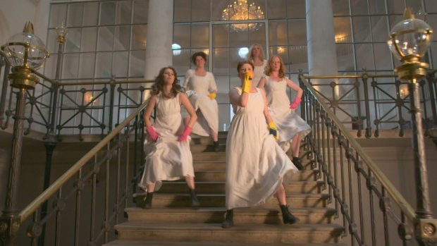 WhatsOnStage's tweet photo. Who's seen Pride and Prejudice* (*sort of)? https://t.co/TCgnjBY1hE https://t.co/8VeSGD59hO