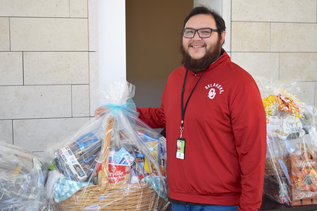 oktaxcommission's tweet photo. The OTC family cares for Oklahomans. We relish the opportunity to give back to the state and help more than 250 organizations strengthen Oklahoma communities. We are so happy to be a part of the 2021 State Charitable Campaign. #BeOTC https://t.co/LJHCB2NnDH
