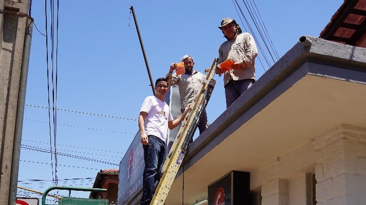 adventistaspy's tweet photo. El día de hoy el personal de oficina de la Unión Paraguaya y sus familias salieron a impactar vidas para llevar salvación en la ciudad de Caacupé 🧡📚✨ 
¡Mañana es el gran día! ¿Están preparados para participar? https://t.co/L5Bs6jDIUp