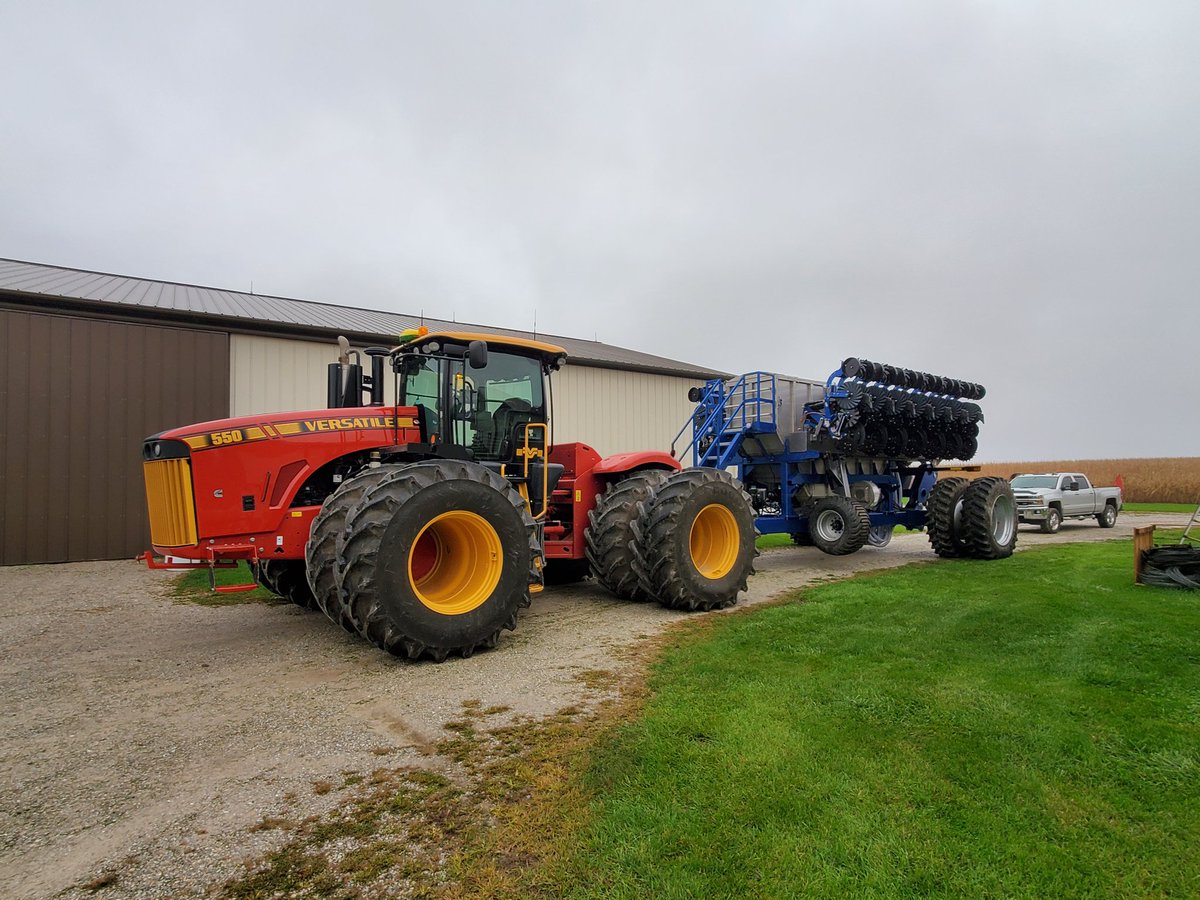 agurumachinery's tweet photo. AGuru blue, goes great with every color.
#striptillbetter #helpingplantsthrive #striptill https://t.co/Emg2veCrP5