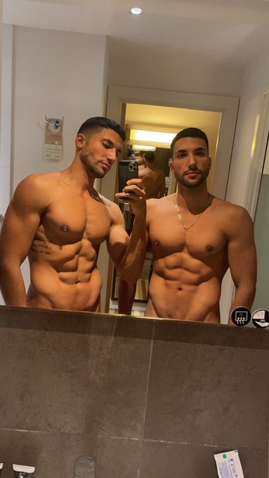 Night in Brussels   New content at our link: https://t.co/iMcFULg4s5 https://t.co/G9y62kfoMJ