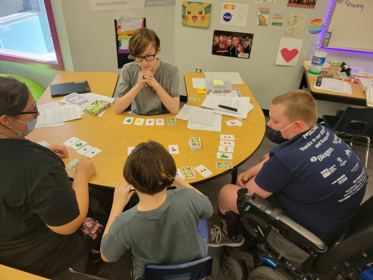 MomentBulb's tweet photo. @BesdGifted @JasinskiSchool Learning Unlimited 8th graders played Zangle for the first time during critical thinking today. #gifted #buckeyegifted #zangle https://t.co/FWBntRVq91