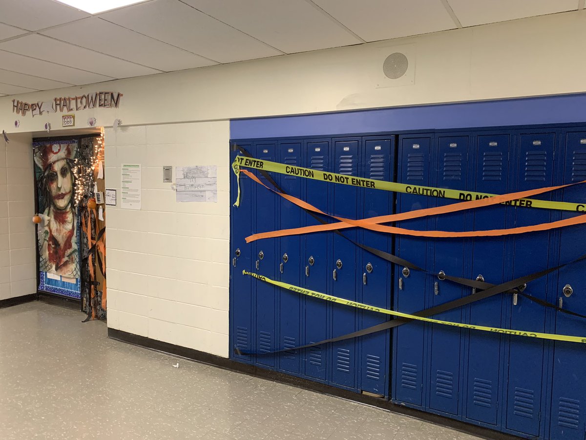 cloonanprincipl's tweet image. Congratulations to Room 666 (307) for their first place Halloween Homeroom Door Decorations. That’s the spirit 👻🎃  #HappyHalloween #spschallenge @spsassistsuper @StamAdvoSchools @SPSSuper  #cmsnews