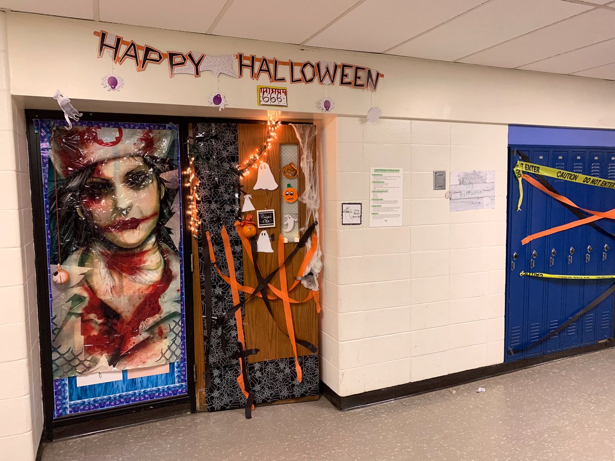 cloonanprincipl's tweet image. Congratulations to Room 666 (307) for their first place Halloween Homeroom Door Decorations. That’s the spirit 👻🎃  #HappyHalloween #spschallenge @spsassistsuper @StamAdvoSchools @SPSSuper  #cmsnews