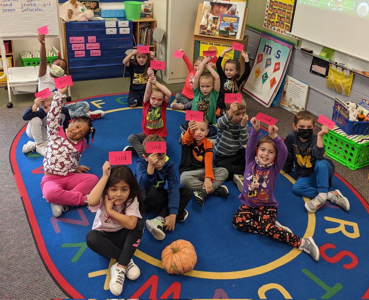 mrs_colling's tweet photo. Pumpkin science...team Sink or team Float? https://t.co/ArCDan6CuV