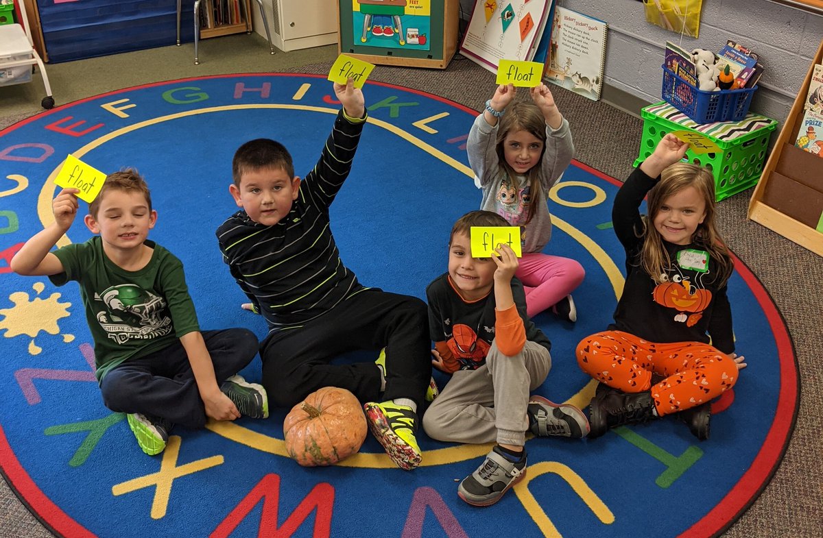mrs_colling's tweet photo. Pumpkin science...team Sink or team Float? https://t.co/ArCDan6CuV