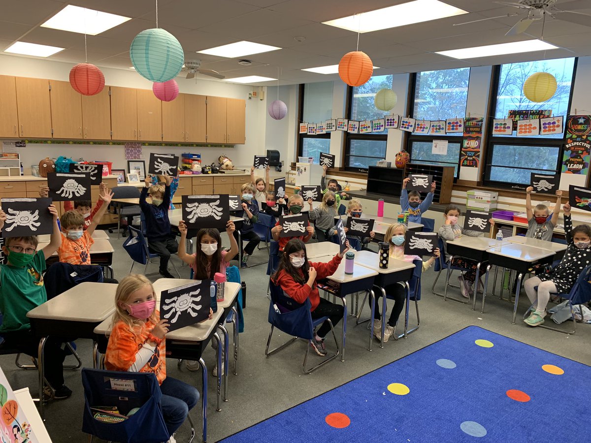 Fun Friday! We made a spider that helped us remember how to be polite on Halloween night! Happy Halloween from room 211! 🎃 👻 #engaged64 <a href="/RooseveltD64/">RooseveltD64</a>