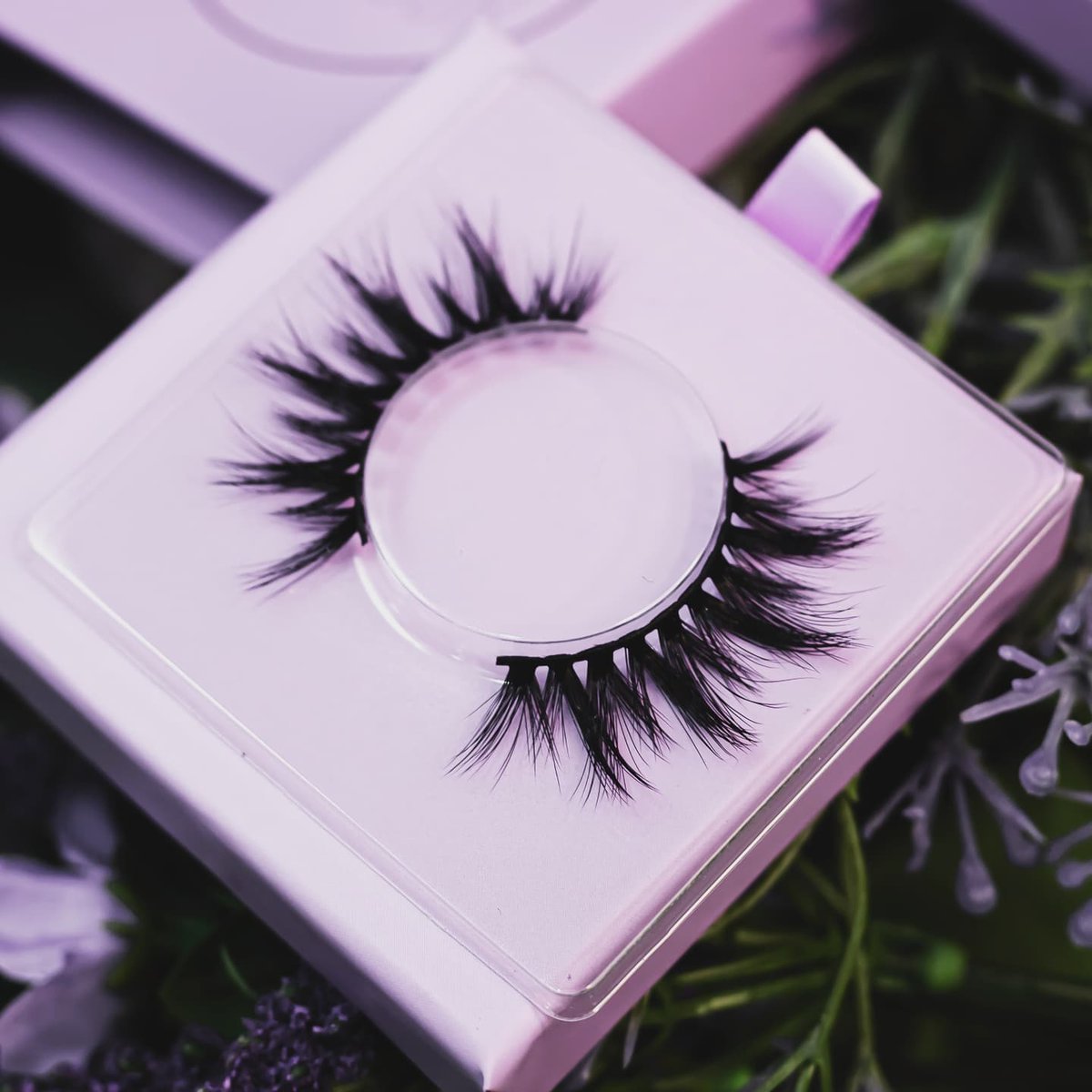 ChulaGlamour's tweet photo. Happy Friday🧡
Lash Style in Melinda
📸:@Carolyngabphoto
#Friday #weekendvibes #lashes #makeup #buyonegetonehalfoff #beauty #PhotoOfTheDay https://t.co/xbzGWUQ3g5