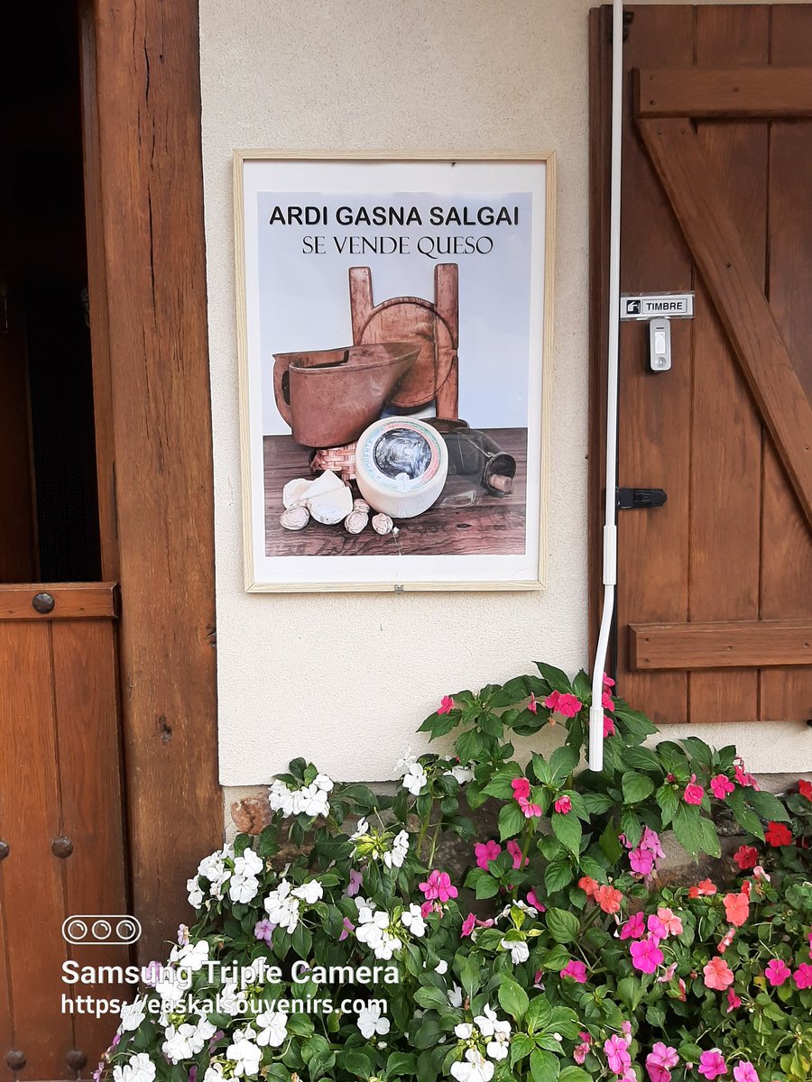 euskalsouvenirs's tweet photo. Orbaitzeta, Nafarroa. 

#gasna #queso #gazta #lorentxoina #orbaitzeta #aezkoa #nafarroa #navarra https://t.co/3S4uV8woeW