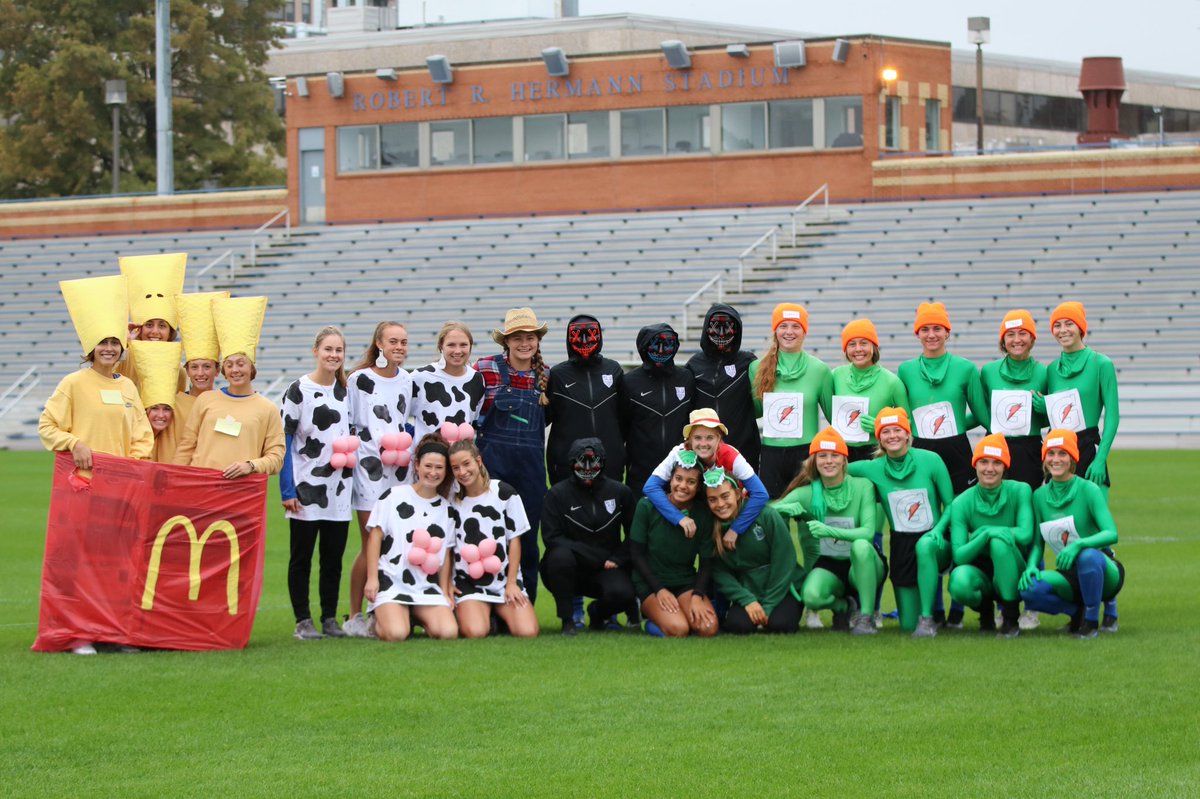 SLUWSoccer's tweet photo. Happy Halloween from the #Billikens! https://t.co/oBkyWh7zT5