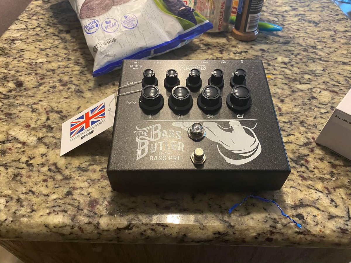rollinsw0llen's tweet photo. Upgrading my bass sound and adding @OrangeAmps The Bass Butler to my pedal board.
Stay tuned for some demoing of it!🤘
#bassplayer #hindsightrock #orangeamps #bassbutler #rollinsw0llen https://t.co/0ZoEtdgUxM