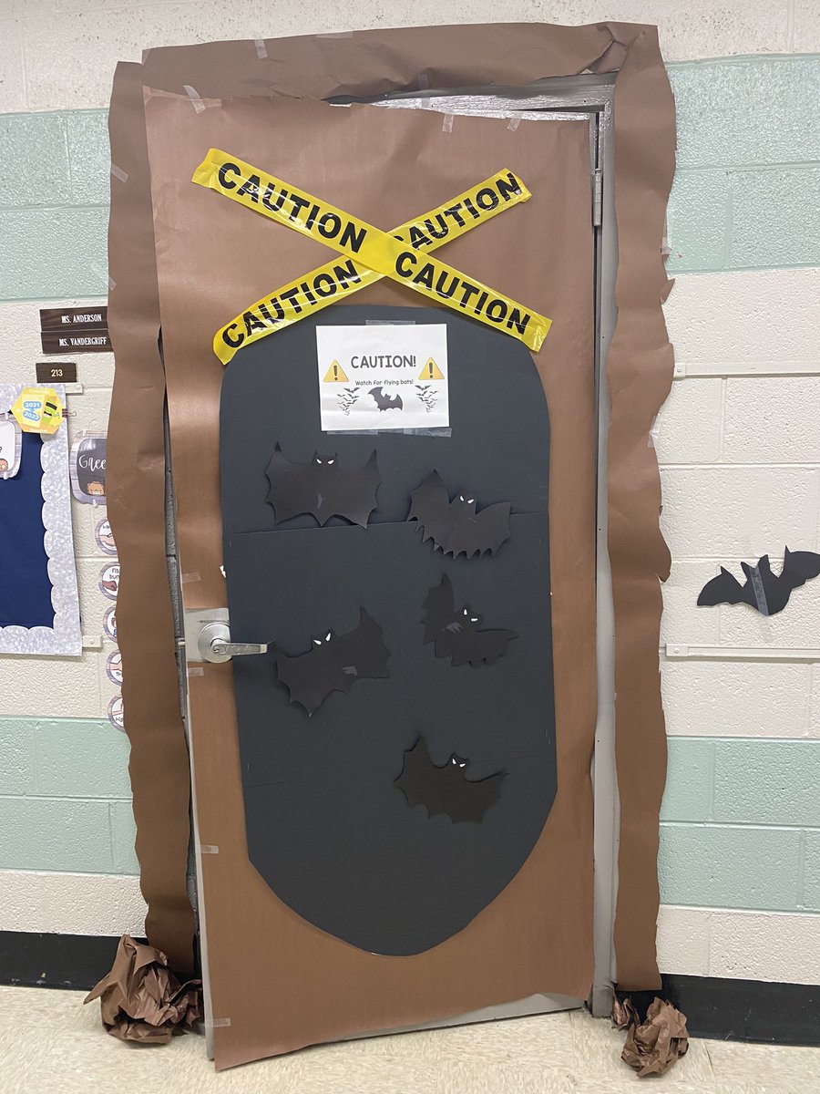 MrsAnderson_K's tweet photo. Today we learned all about bats and what a better way to do that than to transform the room into a bat cave! #setthestagetoengage @MichelleSHarper https://t.co/yhXuKnpKZi