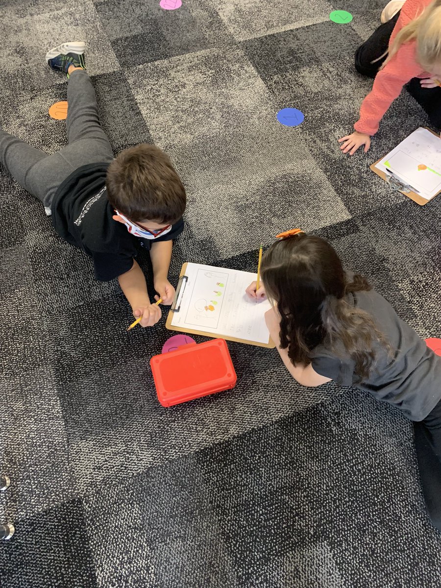 MissHoffmanSC1's tweet photo. Share the Pen Friday! Today writers were challenged to somehow include a pumpkin in their story! There were pumpkin fish, mermaids who found pumpkins at the bottom of the sea, and so much more! #creative #collaborative #SCWriters https://t.co/AE4gkqDN7x