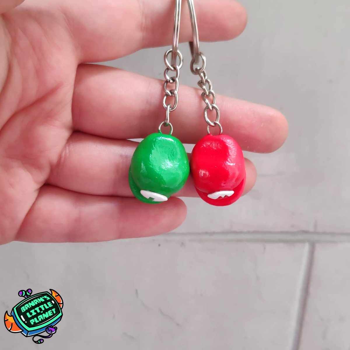 Banansplanet's tweet photo. Keychains for besties!
#marioandluigi #mario #luigi #keychains #bestie #besties #clayart #clay #claykeychain #claycreations #videogames
#mywork https://t.co/l0KAjKIyve
