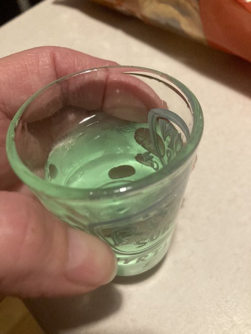 Cheers to the weekend! https://t.co/j0bOxGlSD4<a href="/tag/humpday"class="tags"><span>#humpday</span></a><a href="/tag/housewife"class="tags"><span>#housewife</span></a>