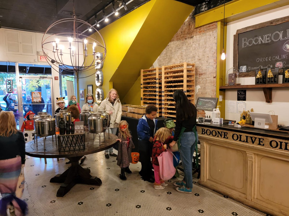 BooneOliveOil's tweet photo. Halloweenie is always a great time for the kids in @the_district! #booneoliveoilco https://t.co/eFQIPJsAVY