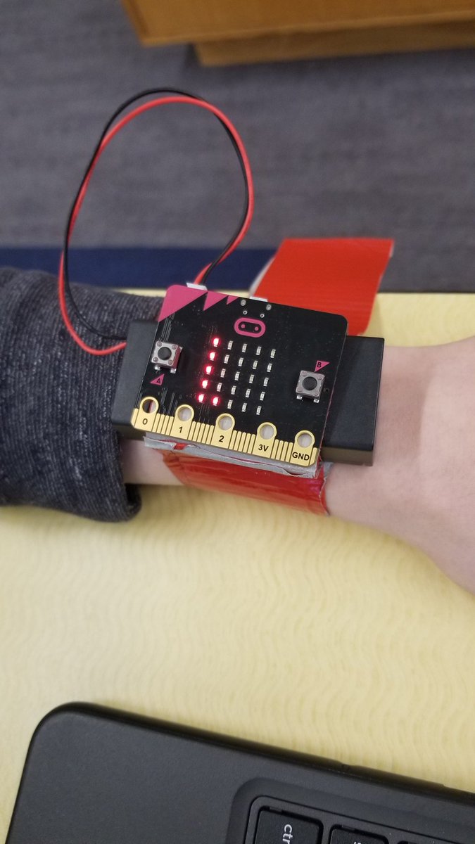 TysonHolly19's tweet image. What a fantastic week of coding with #microbit @BishopSmithCH Thanks to all of the Grade 9 math staff and Ss! #futureleaders #grade9math @heidiLferguson @tlnoel @microbit_edu