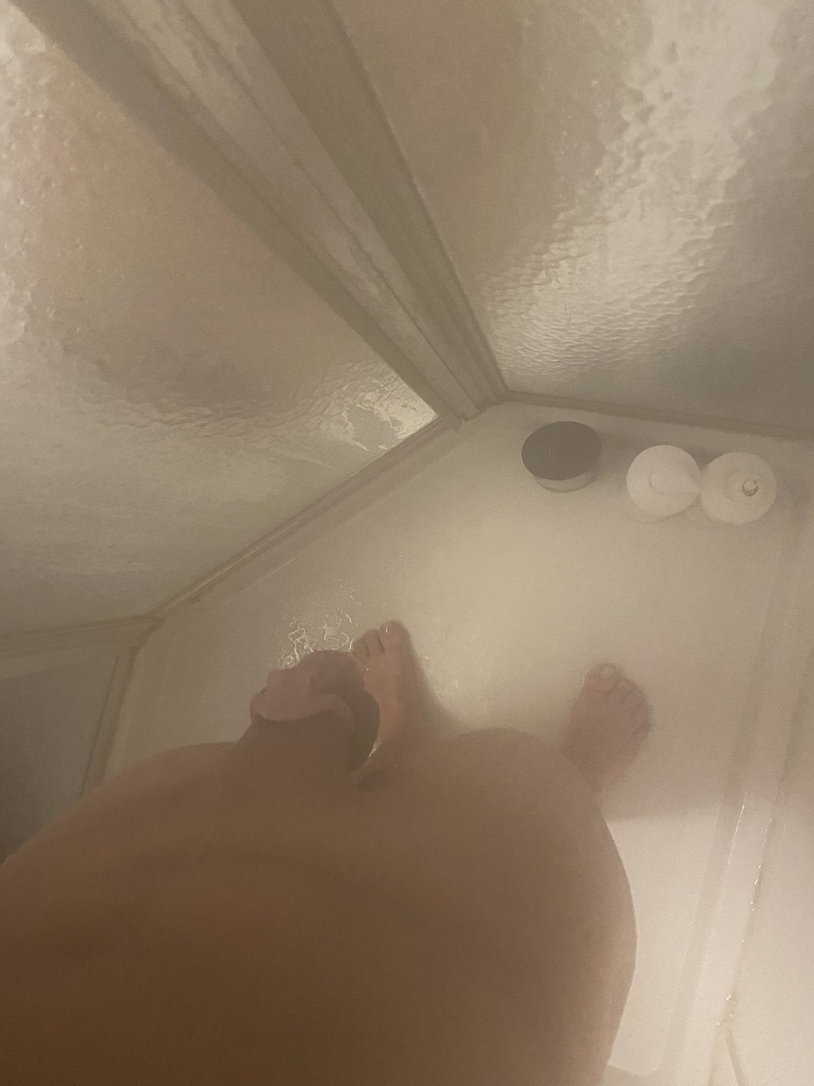 pinky35632's tweet photo. Who want to come shower with me #chastitytraining #cagedvirgin #humiliateme #locktober #sissy https://t.co/CPExnvxTk6