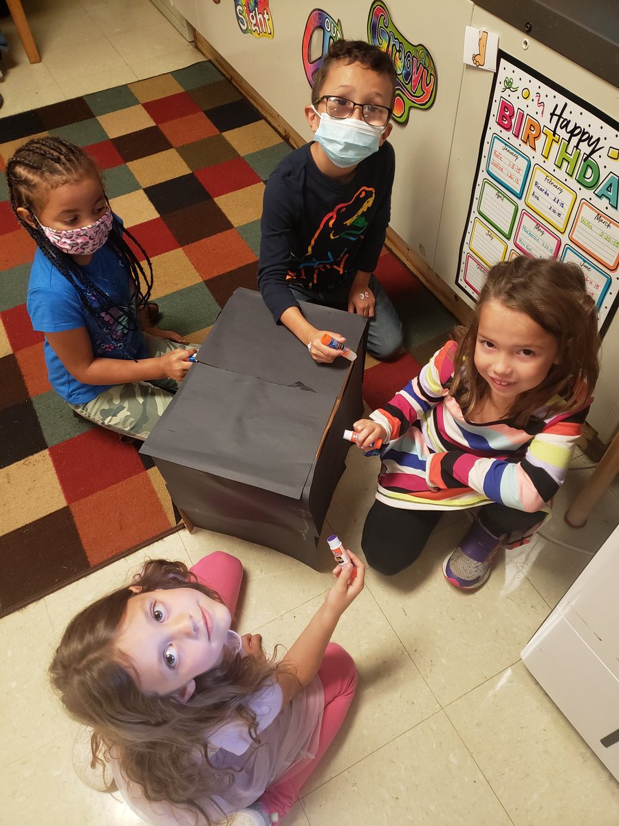 MrsKim1st's tweet photo. Teaching these Groovy Firsties early how to work together to build a homecoming float!! Class of 2033 will be ready to roll balls for their first homecoming float in 2029!!
@DCcougarnation https://t.co/DuBnczkR5c