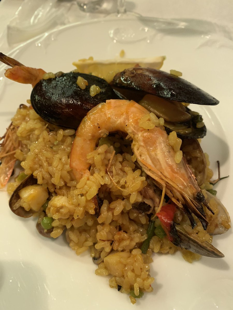 marimiya1007's tweet photo. おはようございます☀
昨日は久しぶりの夜の外食〜
本格的スペイン料理🇪🇸
楽しい食事とおしゃべりはあっという間✨

#スペイン料理
#えるぼにえんて 
#何でも話せる存在
# 来年は富士登山 https://t.co/zHRrVqUAZC