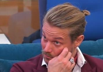 Stronzetto_'s tweet photo. Quando non trovi una cosa ma magicamente tua madre la trova #gfvip https://t.co/lYMBnEtljP