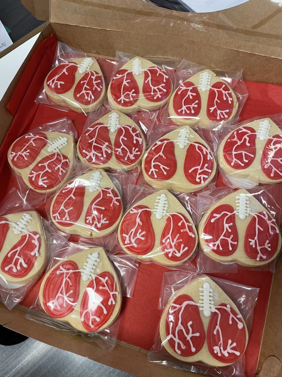aarc_tweets's tweet photo. The AARC celebrated with a cookie break for staff this afternoon!😋 Who else loves these lung cookies? #RCWEEK21 https://t.co/8hvz5cKlgM