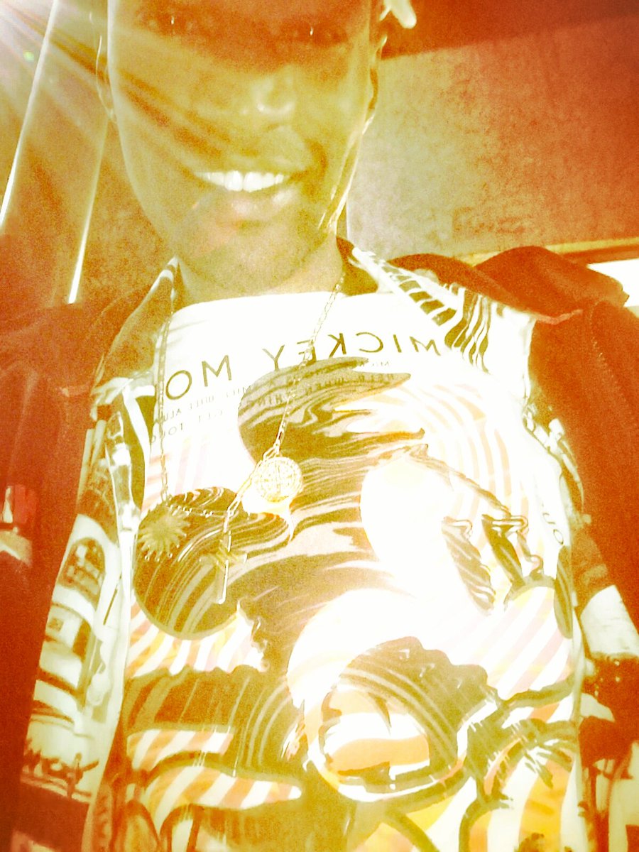 XOSwaggerlove's tweet photo. ♥ Your Smile makes me wanna Smile too ♥ lol https://t.co/W7ro4PhPAm