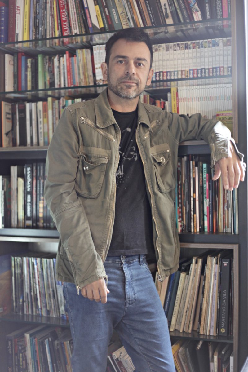AlexandreCavalo's tweet photo. Vou dar uma sumida no feriado, ler uns livros e umas HQs, ouvir uns discos, conversar com amigos e tocar um pouco. Como diria Zé Hodrix:
"Onde eu possa plantar meus amigos
Meus discos, meus livros e nada mais"
Música gravada por Elis em "Falso Brilhante",
Bom feriado a todos! https://t.co/yG36umk8V9