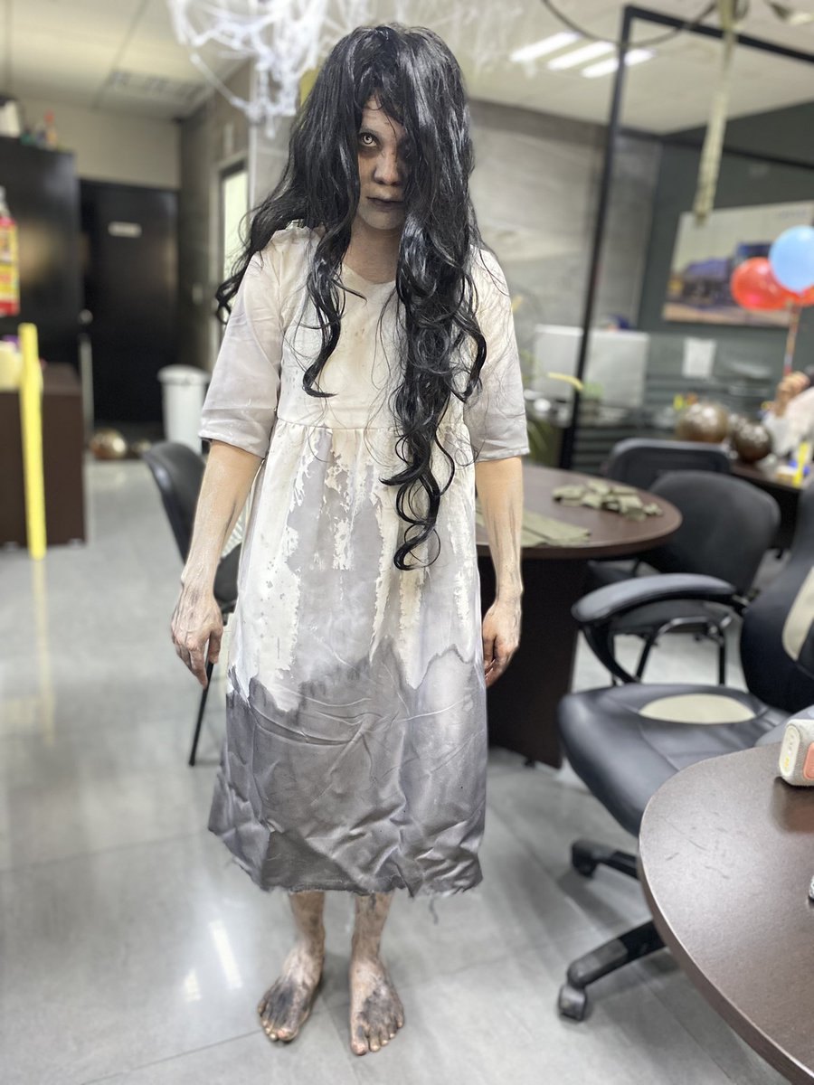 anhymn's tweet photo. Hicieron concurso de disfraces en mi trabajo y gané 👻 https://t.co/33ZUqyKtC5