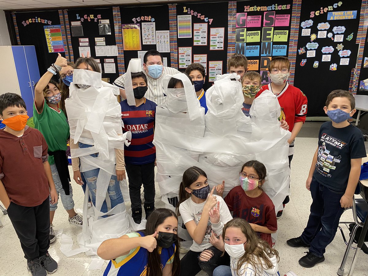 ¡También nos divertimos mucho haciendo momias de nuestros compañeros! We also had fun making our classmates into mummies #5thgradeTWI #stony126 #weare126