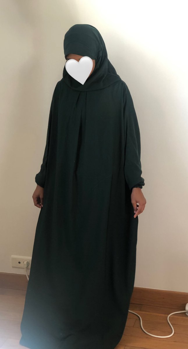 ThiaagolDjouri's tweet photo. Hey tout le monde je vend des robes de prière , des jupes avec voile et des robes sans voile et aussi des voiles avec différentes matières et dites si vous êtes intéressées par un article partagez autour de vous svp et abonnez-vous à la page aussi à la page Instagram @aishab_shop https://t.co/3mM1Kio4T7