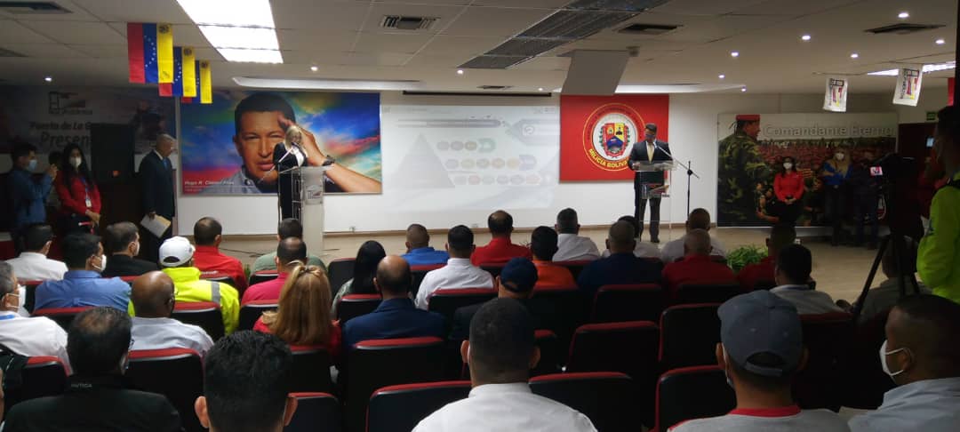 mintransporteve's tweet photo. 📊➡️ Por instrucciones del Pdte. @NicolasMaduro #HOY desde el Salón "Simón Bolívar" de @laguaira_puerto inicia Plenaria del 2do. Encuentro del Sector Acuático como preámbulo a la #ExpoAcuática2021.
@HAbreuMRT @inea_venezuela @Bolipuertos_ @IncanalVzla 
#EnTuRostroLaHistoria https://t.co/QGPLo1h3id