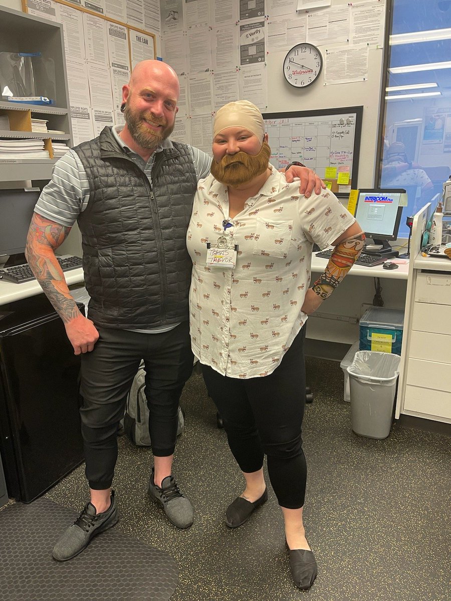 HeatherKeck90's tweet photo. @EugeneLeeYang I dressed up as my boss https://t.co/Z9ZDbP0ouF