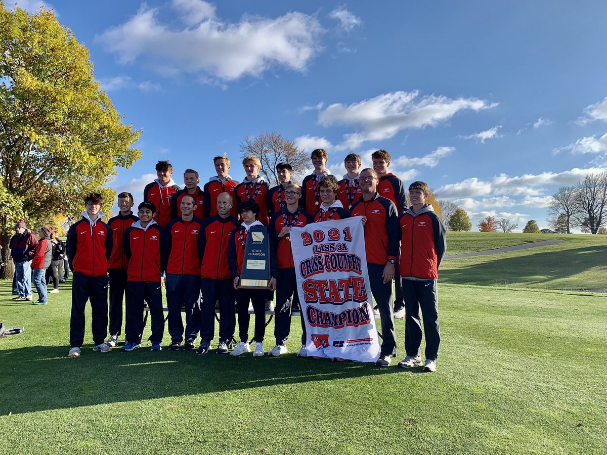 DCGBoysXC's tweet photo. The Mustangs bring home the title! First 3-peat in Class 3A since going to 4 classes. Total battle until the end. Ramsey wins the title! McDermott-All-State at 10(displaced to 8) followed by Ewers-19(16), OPries-22(17), BEvery-24(18), Angus-28(20), JEvery-63(44). #BeLight https://t.co/BvoAu0AgnF