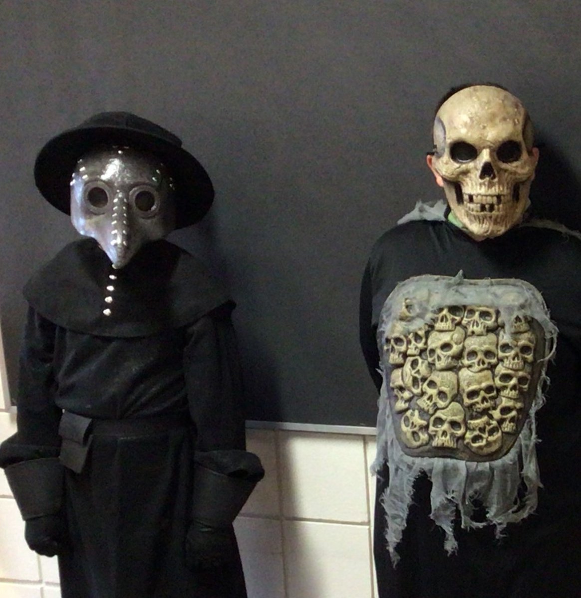 MrsKristjanson's tweet photo. Happy Halloween from Room 132! 🎃 @LifeAtSSES https://t.co/t4jVRxMEwX