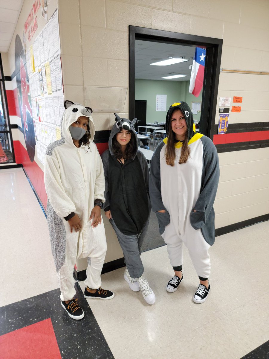 8th grade ELAnimals at <a href="/HumbleISD_WMS/">Woodcreek Middle</a> celebrating #RedRibbonWeek 🎉