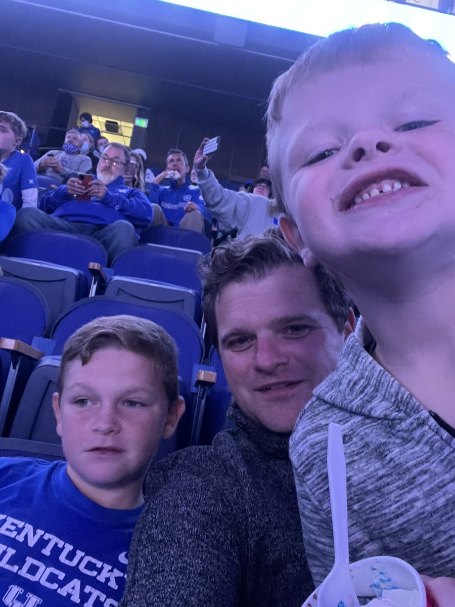 JohnnyShinkle's tweet photo. #WeAreUK https://t.co/T2ag7VH1P3