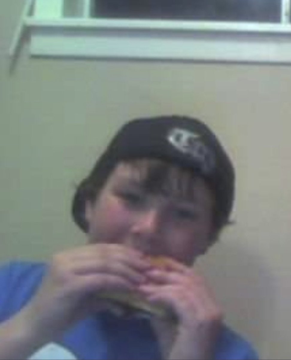 JoeMomm53709489's tweet photo. Hey @weest wanna explain WHY you ate a burger on camera for no reason https://t.co/dMDdEXO57t
